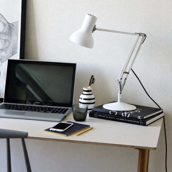 type-75-mini-desk-lamp-white-ls