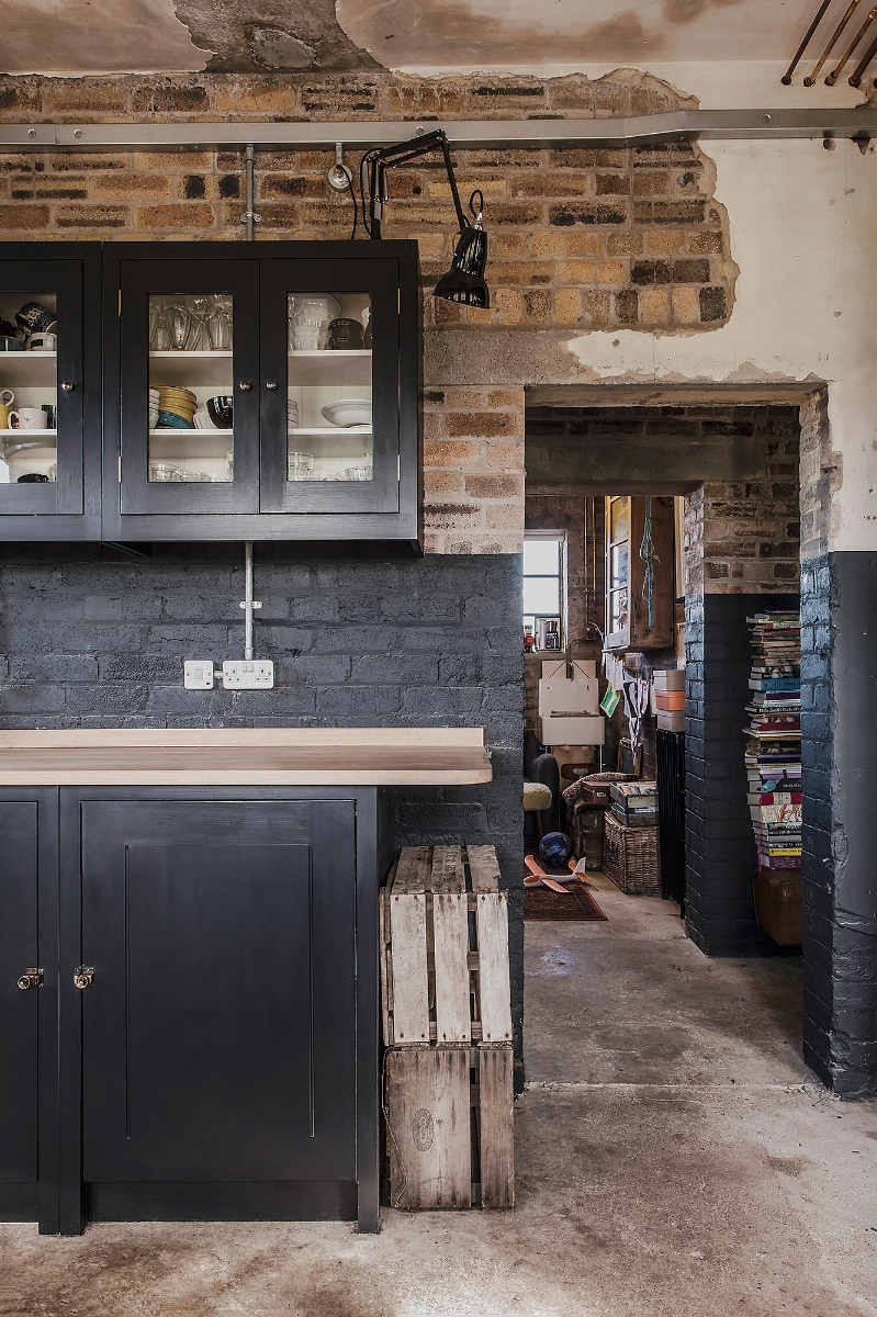 HMS-owl-interior-kitchen