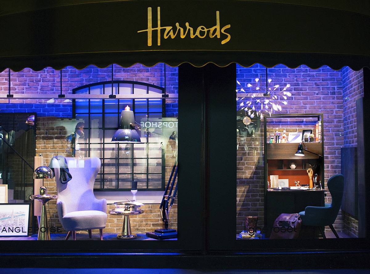 Harrods-store-front-with-logo