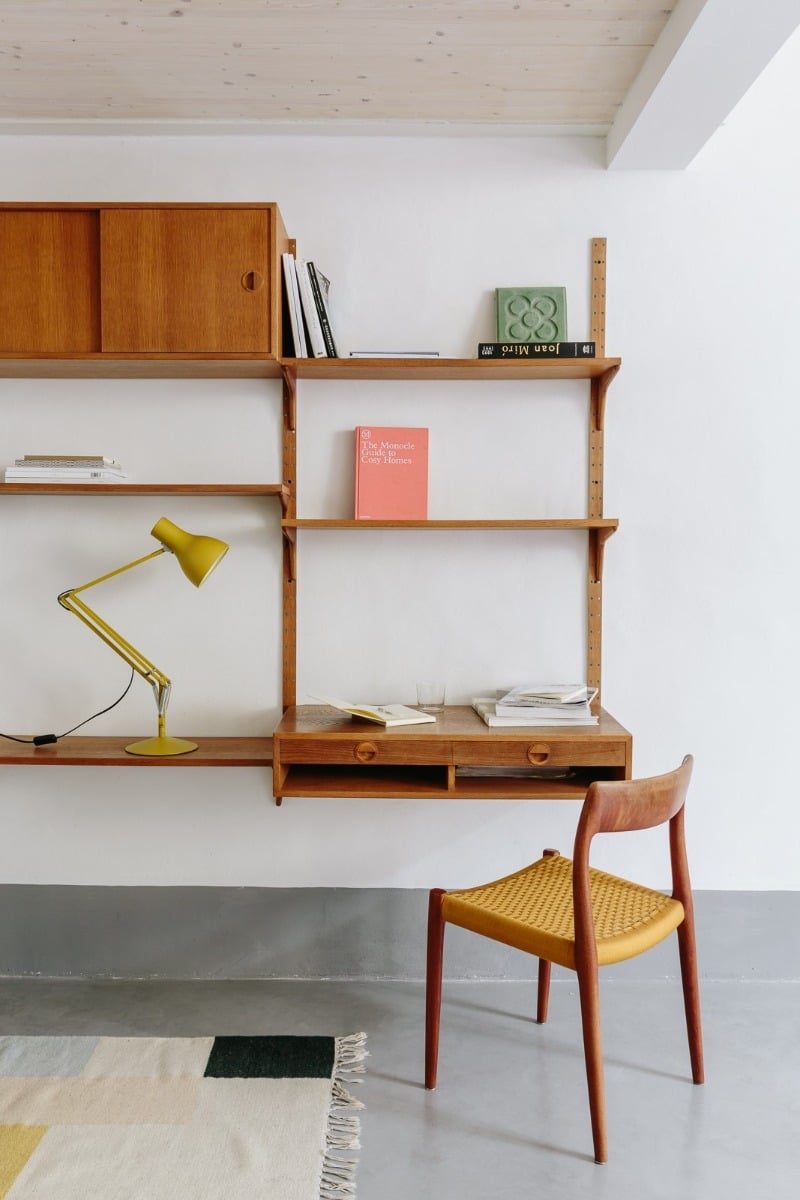Numeroventi-Design-Residency-desk