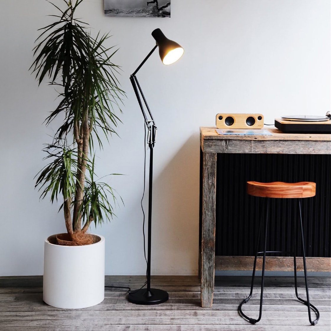 Type 75 Floor Jet black 1