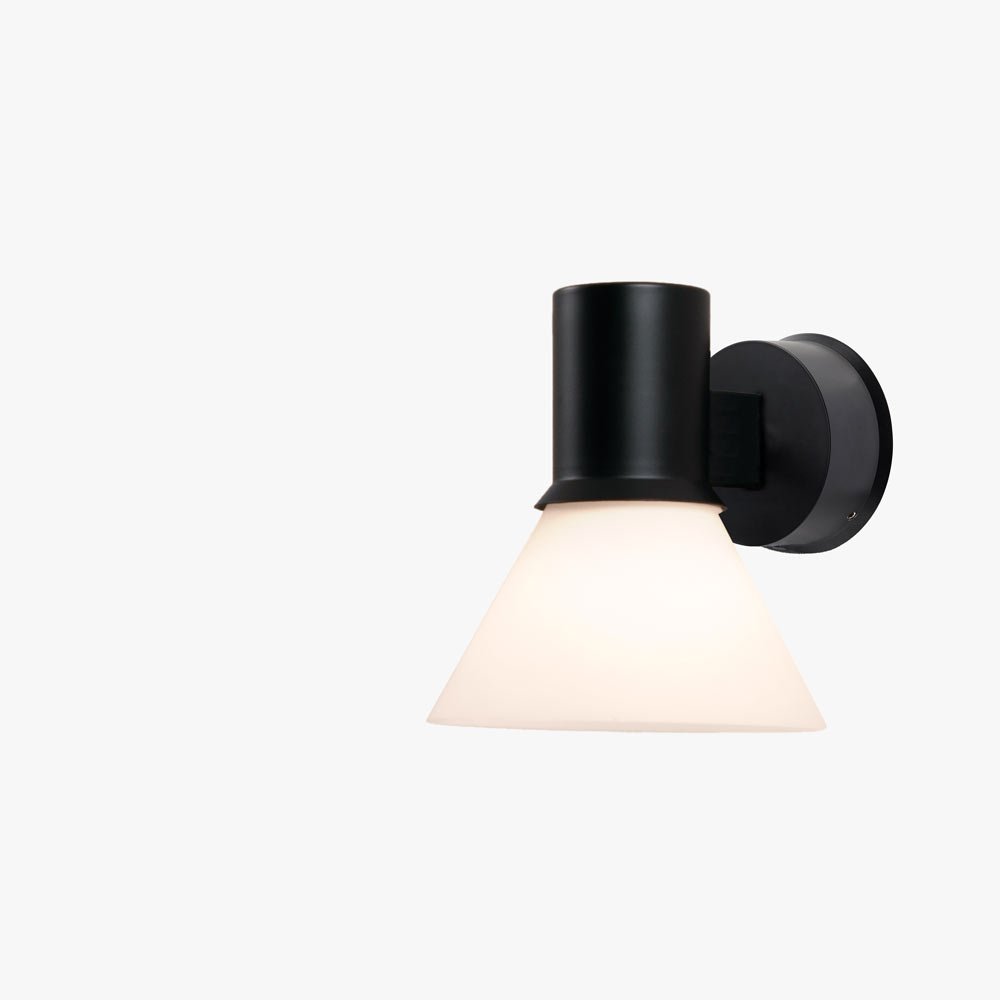 type-80-w4-wall-light-matte-black_3624.CT.SQ.W.T1.OB.UK