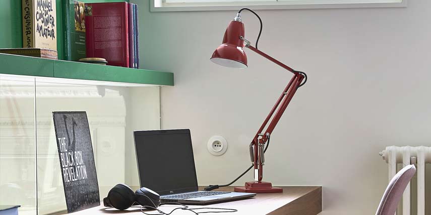 red-light-banner