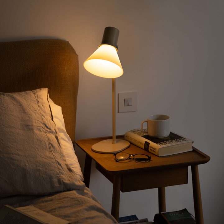 type-80-t1-table-lamp-pale-putty-glass_2926.LS.SQ.W.S1.2