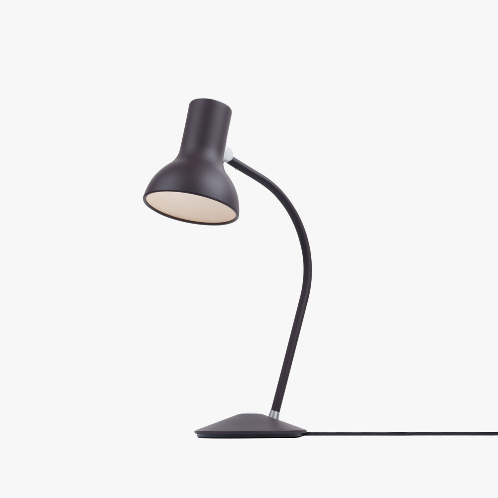t75-mini-table-lamp-black-2