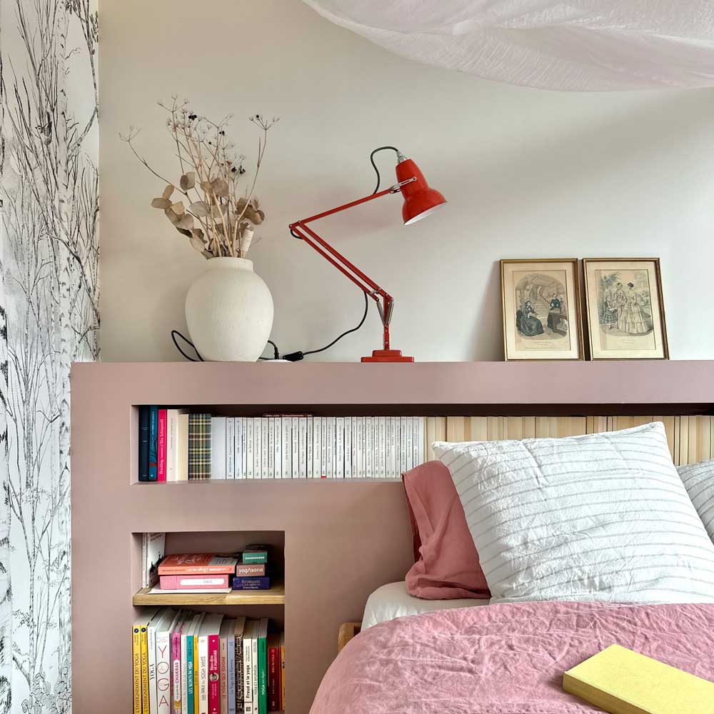 coral-red-bedroom