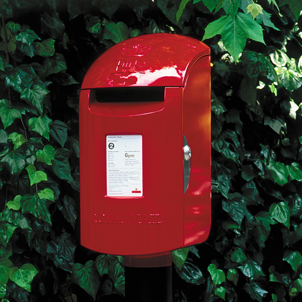 UK_Pillar_Box._Sir_Kenneth_Grange_Anglepoise