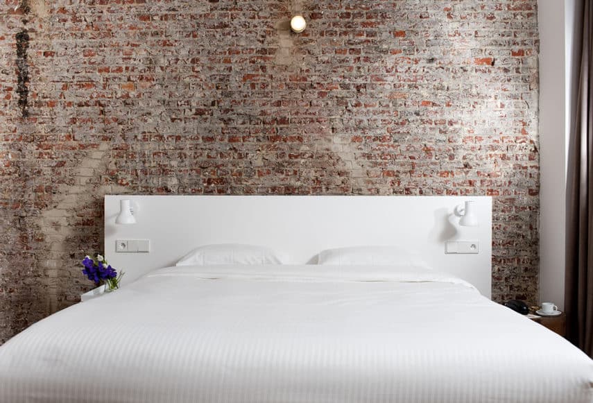 9Hotel-Central-Double-bed