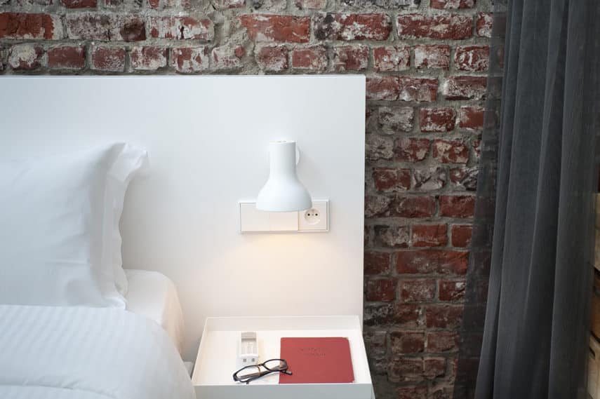 9Hotel-Central-bedside-table