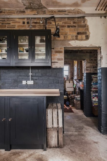 HMS-owl-interior-kitchen