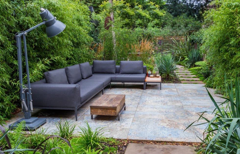 London-Garden-Giant-Lamp-2