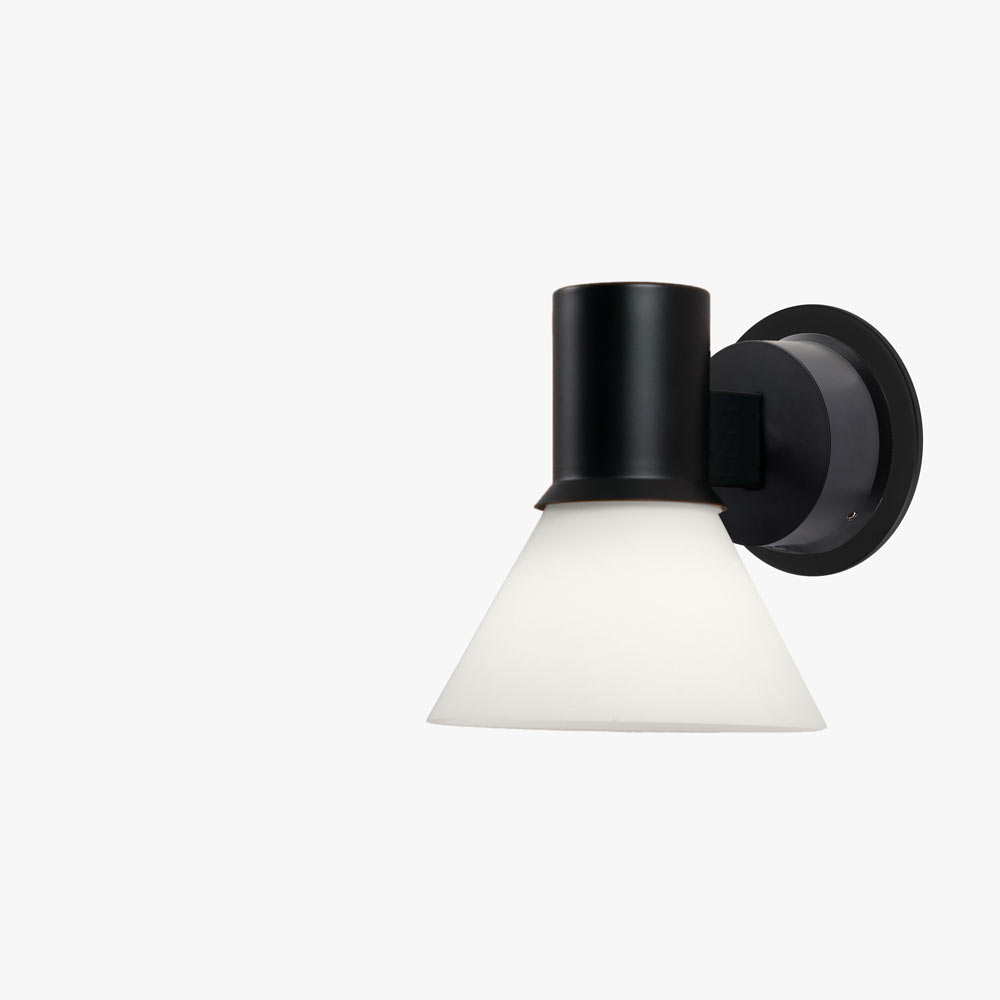 type-80-w4-wall-light-matte-black_3624.CT.SQ.W.T1.OB.US